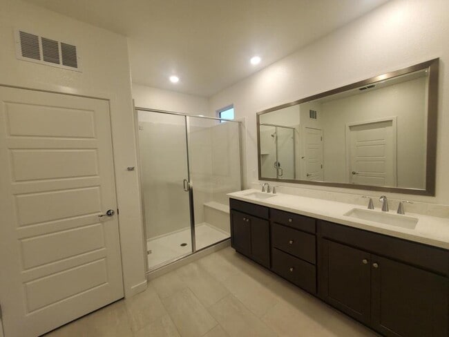 Building Photo - 5361 Lopez Lk Wy