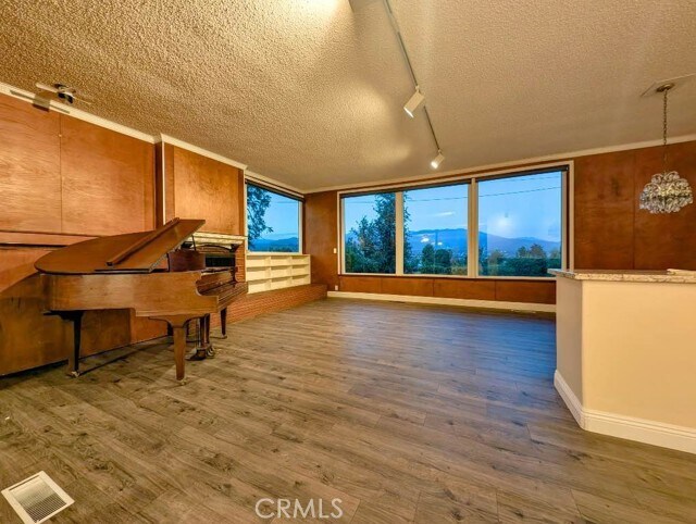 Building Photo - 31390 Mesa Dr