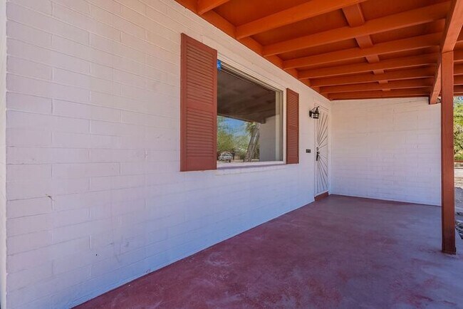 Building Photo - Desert Light & Outdoor Living – Tucson 2 B...