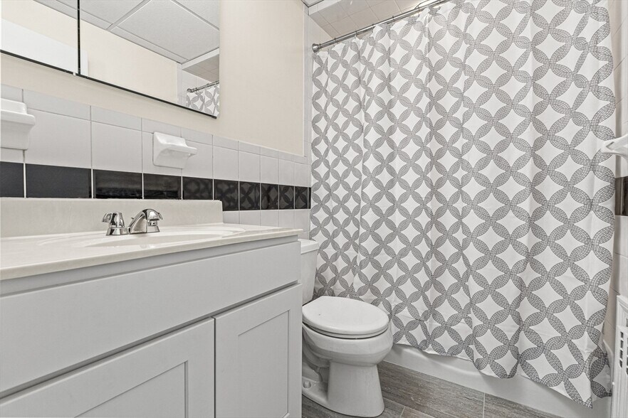 Building Photo - 49 Porter St