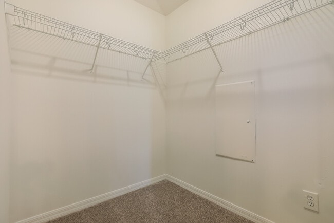 Building Photo - 7541 Oxford Garden Cir