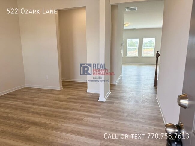 Building Photo - 522 Ozark Ln