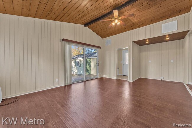 Building Photo - 2416 Shawood Dr