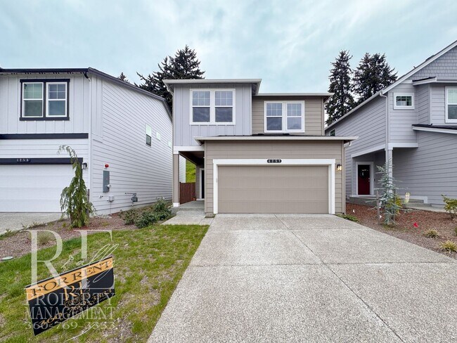 Building Photo - Bright 2024-Built Home with Modern Finishes & Fully Fenced Yard