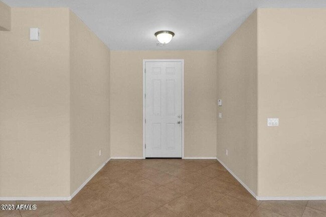 Building Photo - 5542 W Kowalsky Ln
