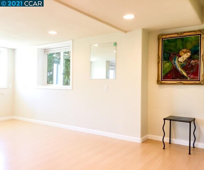 Building Photo - 175 Los Vientos Way