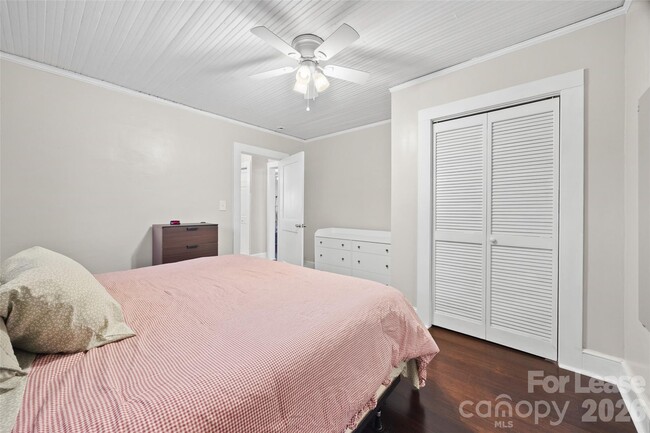 Building Photo - 421 Annafrel St