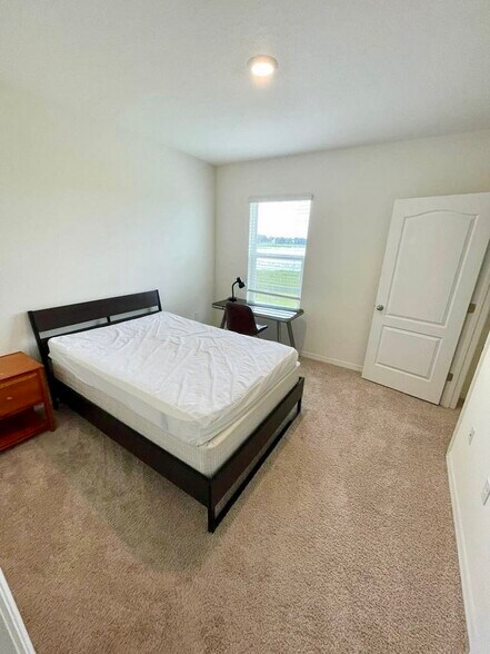 Building Photo - 848 Brooklet Dr