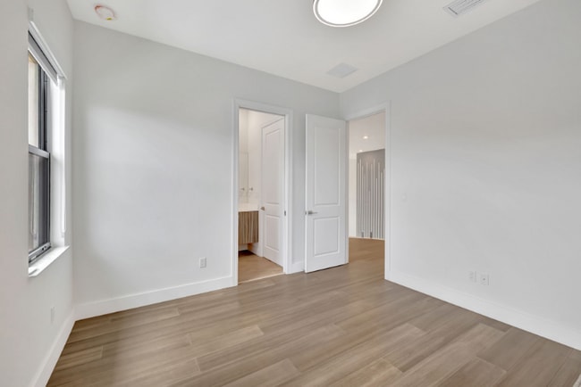 Building Photo - 8660 W Parkland Bay Trl