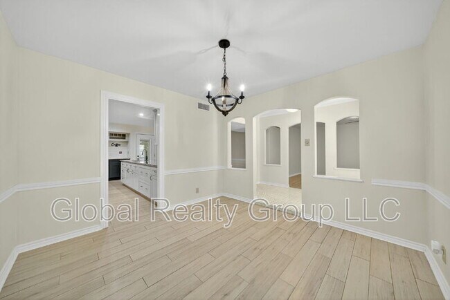 Building Photo - 133 Thomas Edison Dr