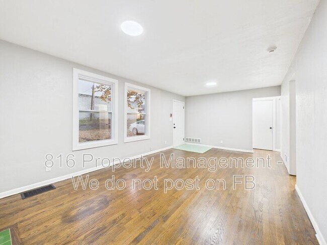 Building Photo - 7560 Prospect Ave