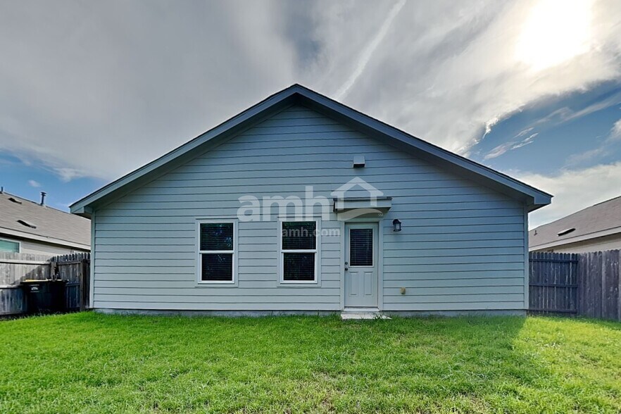 Building Photo - 9978 Sarrebourg St
