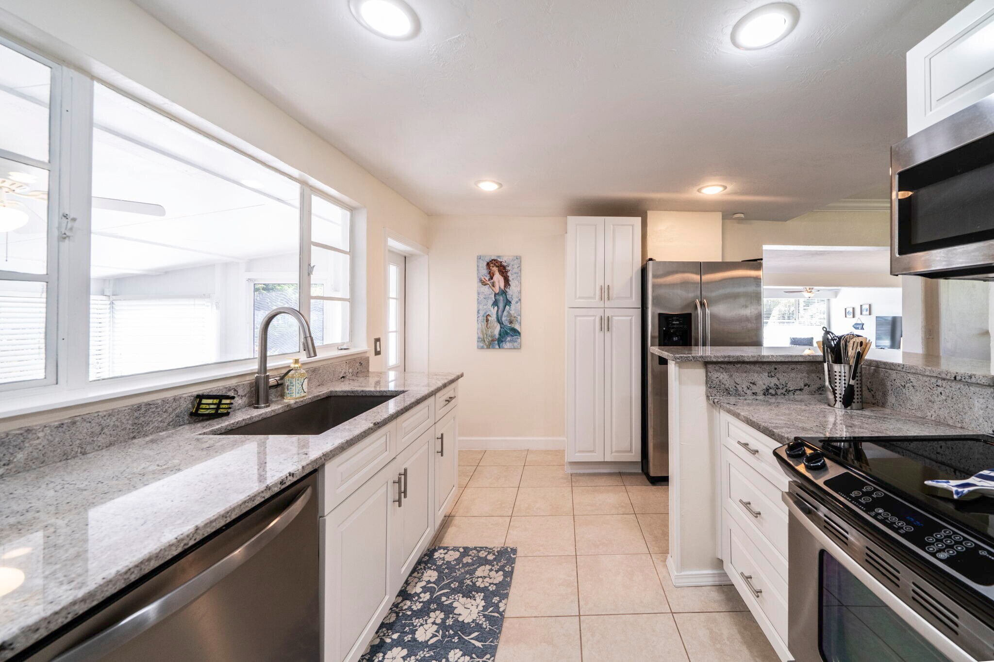 Building Photo - 4464 E Riverside Dr