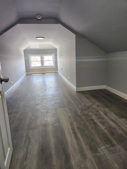 Building Photo - 5230 W Deming Pl