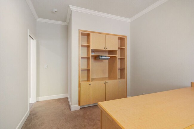 Building Photo - 10657 SW Adele Dr