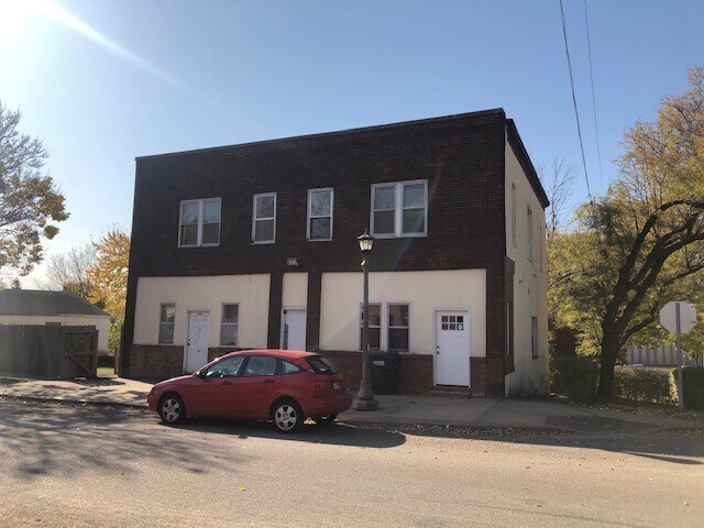 Building Photo - 217-219 Bates Ave