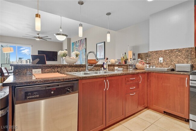 Building Photo - 150 S Las Vegas Blvd