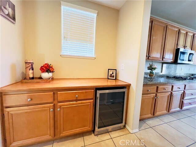 Building Photo - 17231 Greentree Dr