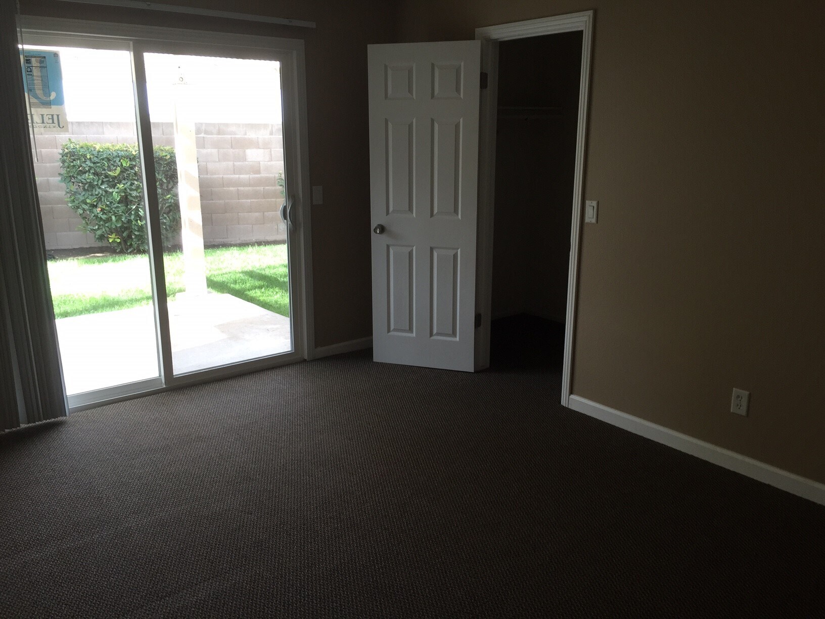 Bedroom w/ Walk-in Closet - 1068 Pierce Dr