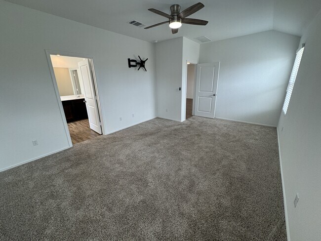 Building Photo - 237 Escondido Cir