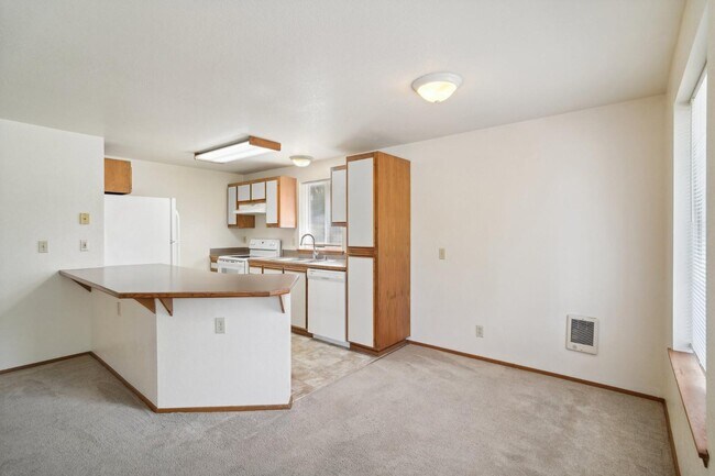 Building Photo - 13411 Meadow Rd