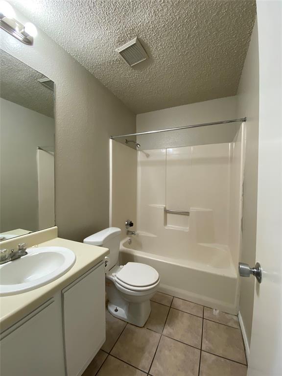 Building Photo - 2024 Redwing Way