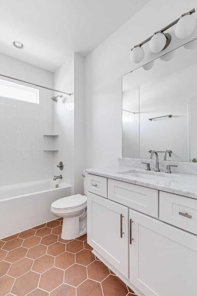 Building Photo - 2224 Perry St