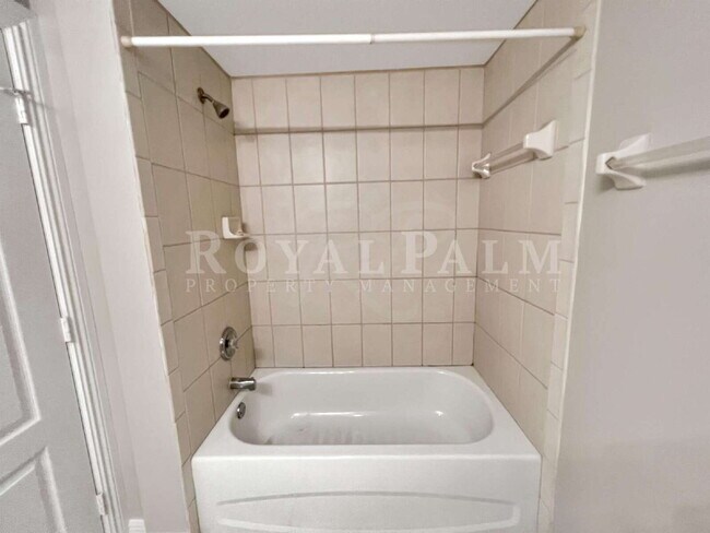 Building Photo - First-Floor 2 Bed, 2 Bath with In-Unit Washer & Dryer – Everyday Living Made Easy at Castilla Cir...