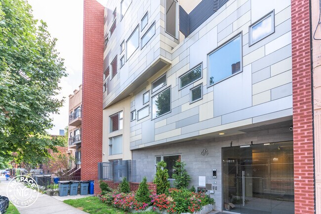 Building Photo - 474 Grand Ave