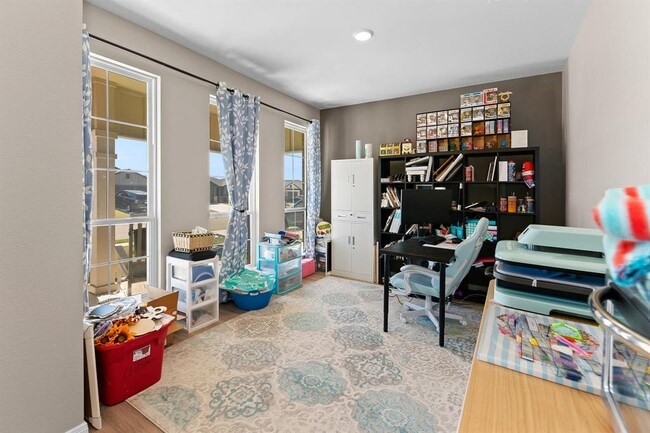 Building Photo - 121 Lazy Lizzy Rd