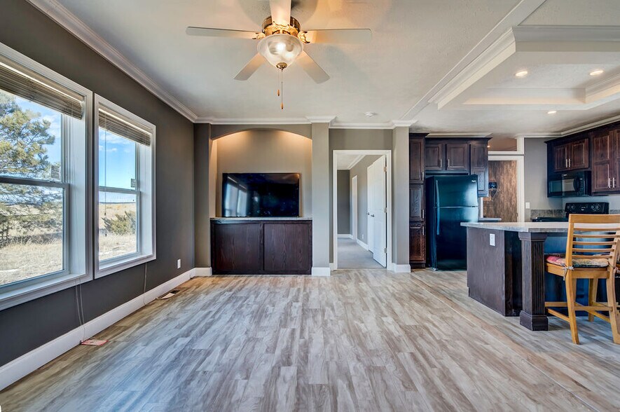 Building Photo - 13380 Log Rd