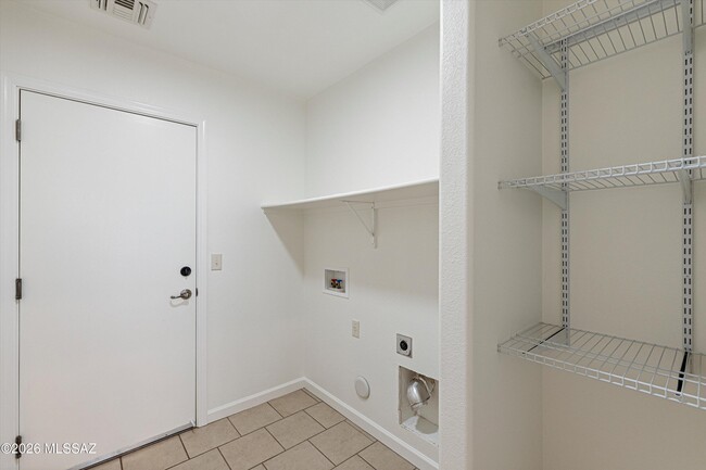 Building Photo - 60958 Cantle Ct
