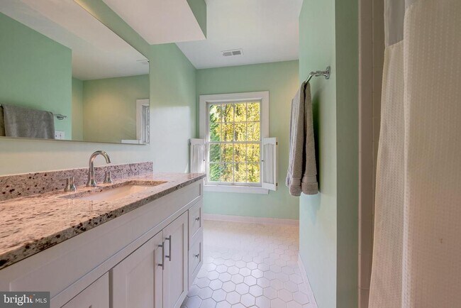 Building Photo - 1854 Valley Wood Rd