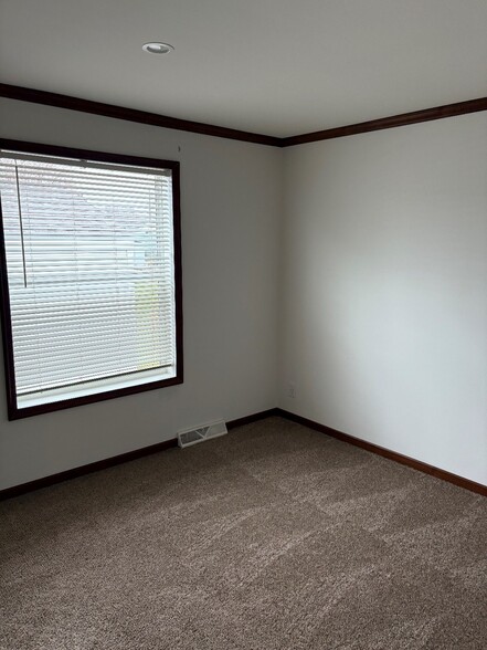 Building Photo - 2331 Windover Dr