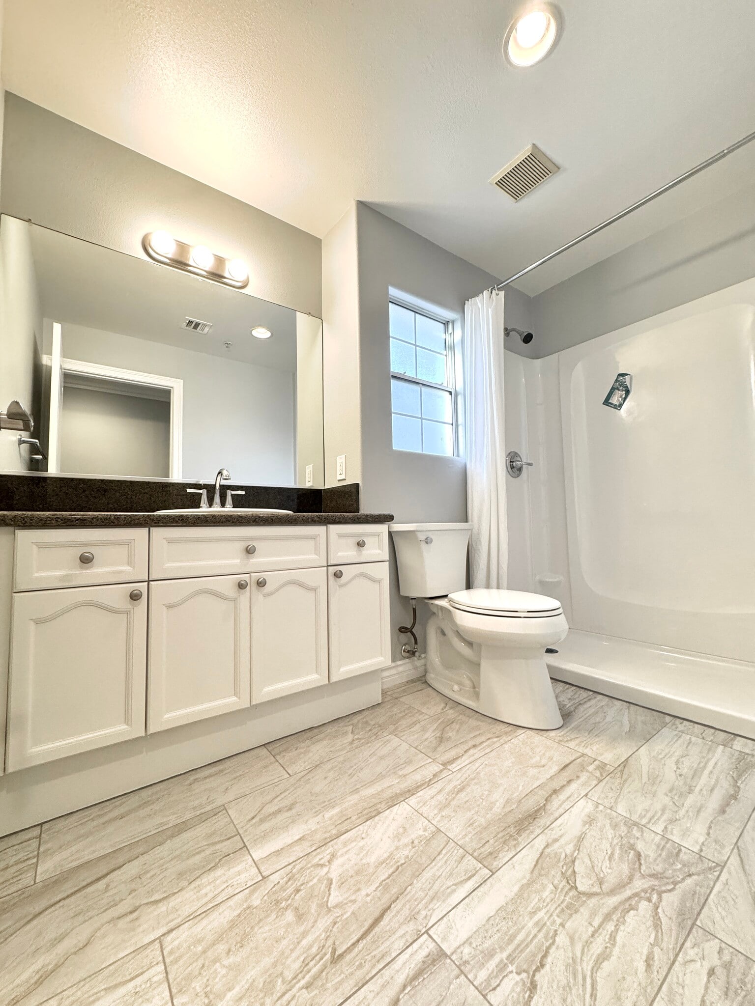 2nd bathroom - 27 Hampton Ct