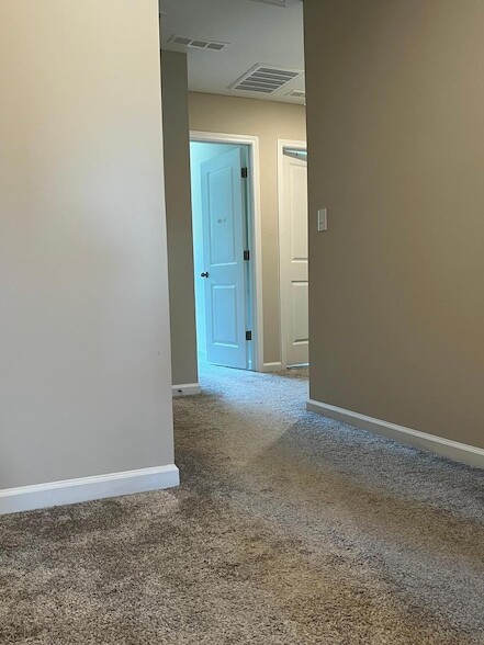 Building Photo - 757 Firebrick Dr