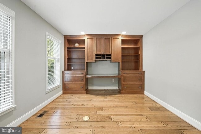 Building Photo - 10198 Cedar Pond Dr