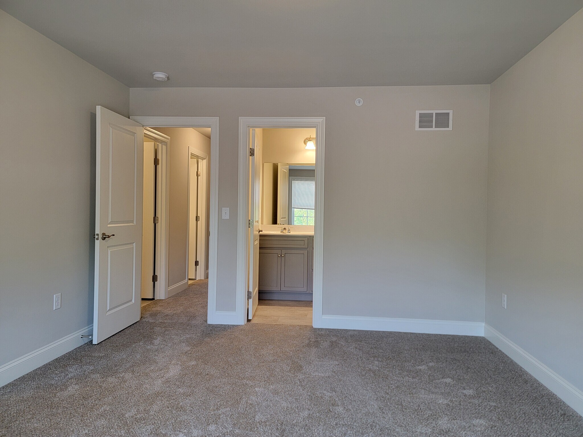 Building Photo - 256 Sage Blvd