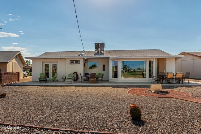 Building Photo - 10824 W Crosby Dr