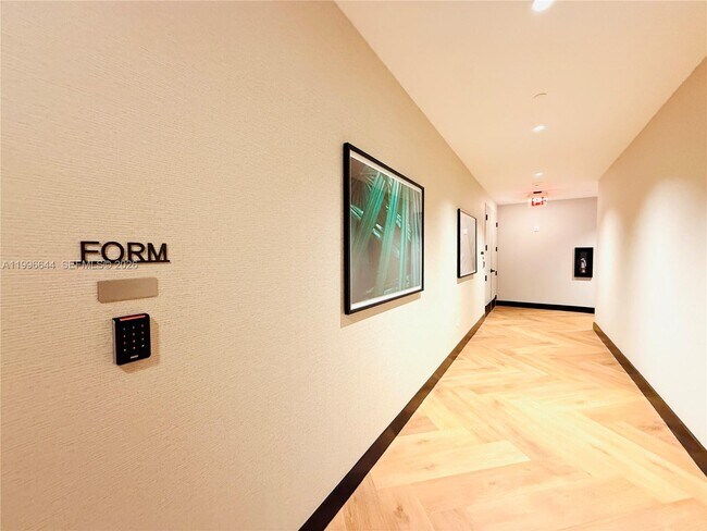 Building Photo - 121 NE 5th St