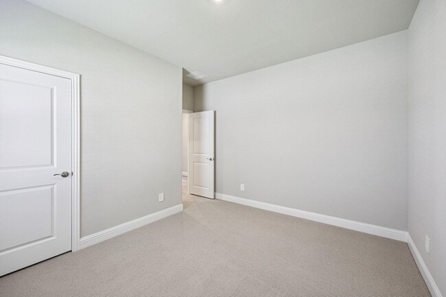 Building Photo - 409 Midnight Oak Dr