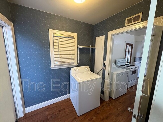 Building Photo - 1801 Riverside St