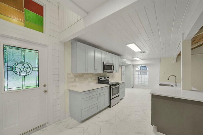 Building Photo - 23122 Whispering Willow Dr