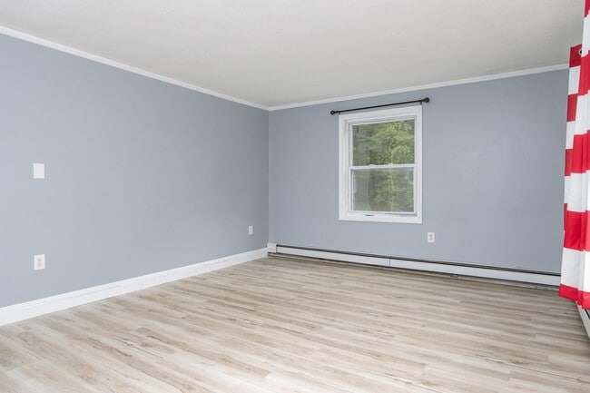 Building Photo - 240 Leda Ave