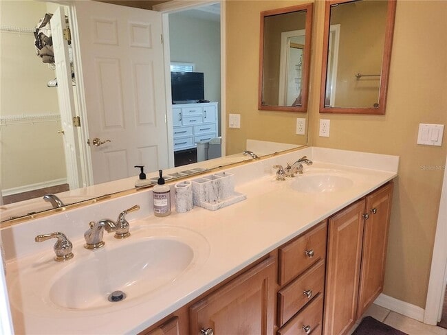 Building Photo - 6642 Tailfeather Way