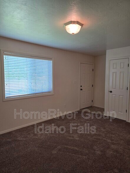 Building Photo - 3109 Chasewood Dr