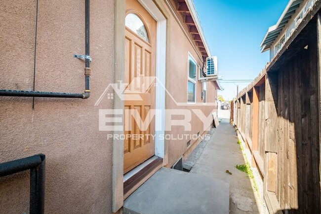 Building Photo - Beautiful 2 Bed Apartment in Huntington Pa...