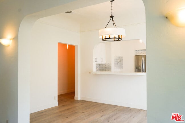 Building Photo - 10520 Eastborne Ave