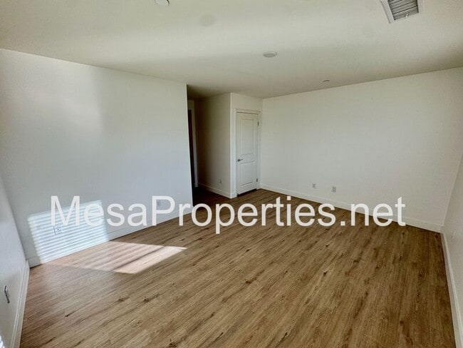 Building Photo - 340 N Fenimore Ave