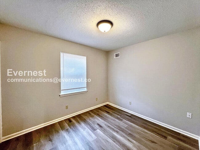 Building Photo - 8405 Greenbrook Pkwy